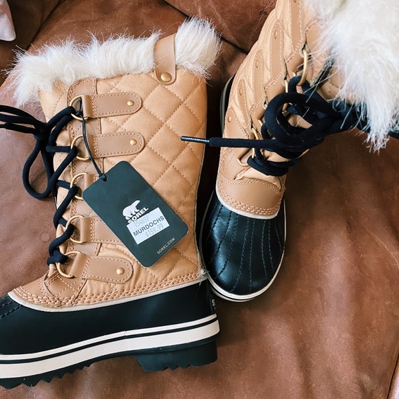 Brand new Sorels - Picture 3 of 5